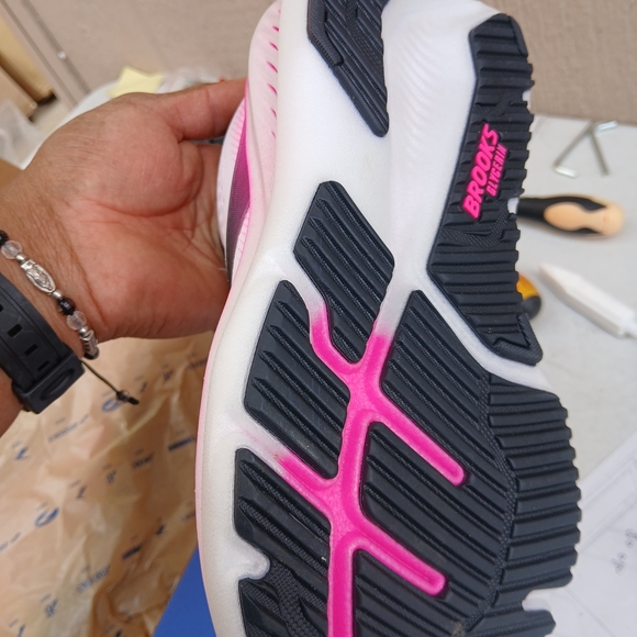 Brooks Women's Pink Running Shoes - Picture 9 of 10
